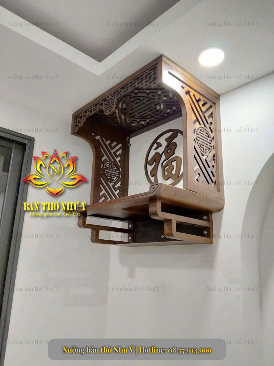 bàn thờ treo tường so với bàn thờ đứng