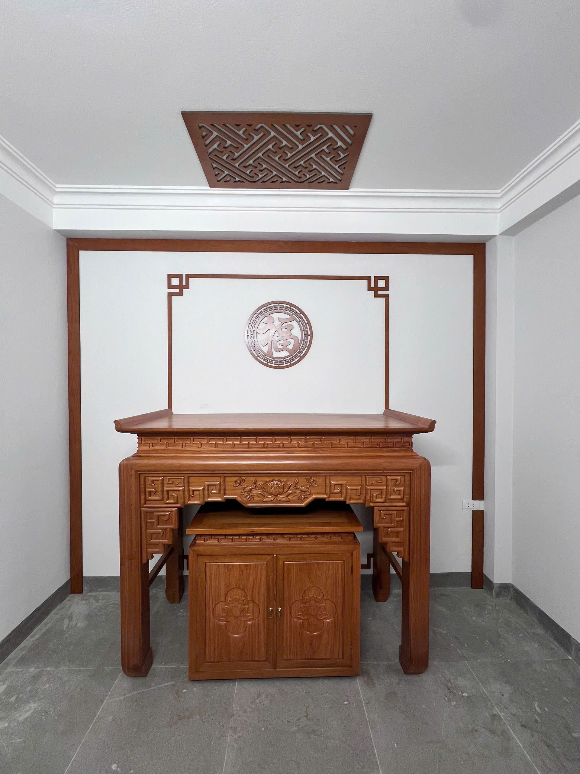 bàn thờ đứng gỗ gõ đỏ